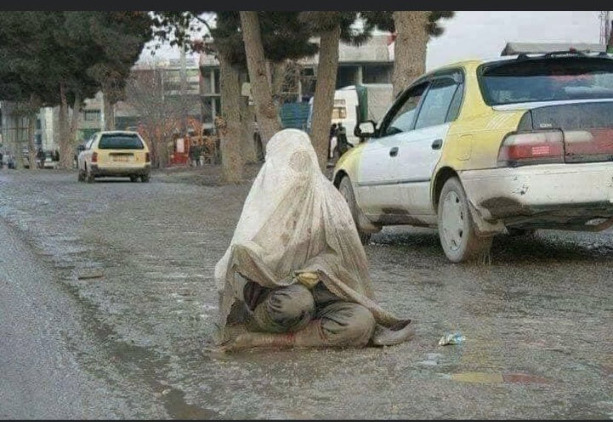 Horrific reality of daily life for #AfghanWomen deprived of basic rights, human dignity and abandoned by world leaders. 

#Afghanistan