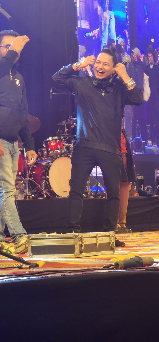 deepgour3's tweet photo. @Kailashkher Thanku Sir for amazing event #Bhilwaramahotsav https://t.co/lsT2DcUELg