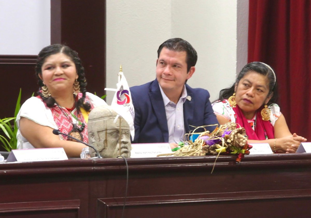 IDAIPQRoo's tweet image. Comisionado y Coordinador de la @RegSureste_SNT @AgundisYerena participa en la presentación de la Guía de Gobierno Abierto en lenguas Náhuatl y Totonaca, del #micrositio "Pueblos Originarios y Afromexicanos" que promueven @INAImexico @VERIVAI