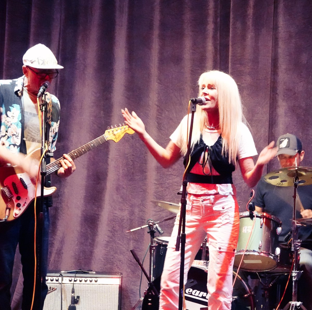 KimCameronMusic's tweet photo. Last night's jam...!  Too fun with the Birdman!🎶

#livemusic #onstage #kimcameron #live #performer #miamibeach #sandbox #singing #singer #songwriter #justanothernight #stage #musicmaker #director #singersongwriter https://t.co/hwCr2tbLnG