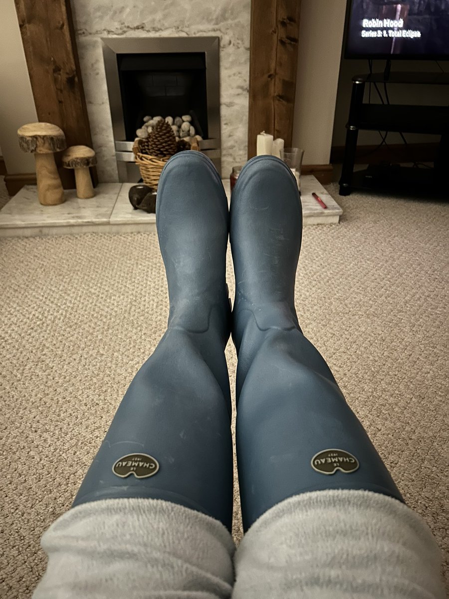 Totally in love with my new <a href="/LeChameau1927/">Le Chameau</a> #rubber #welly #boots. Just goes to show that #wellies are not just for #Christmas!