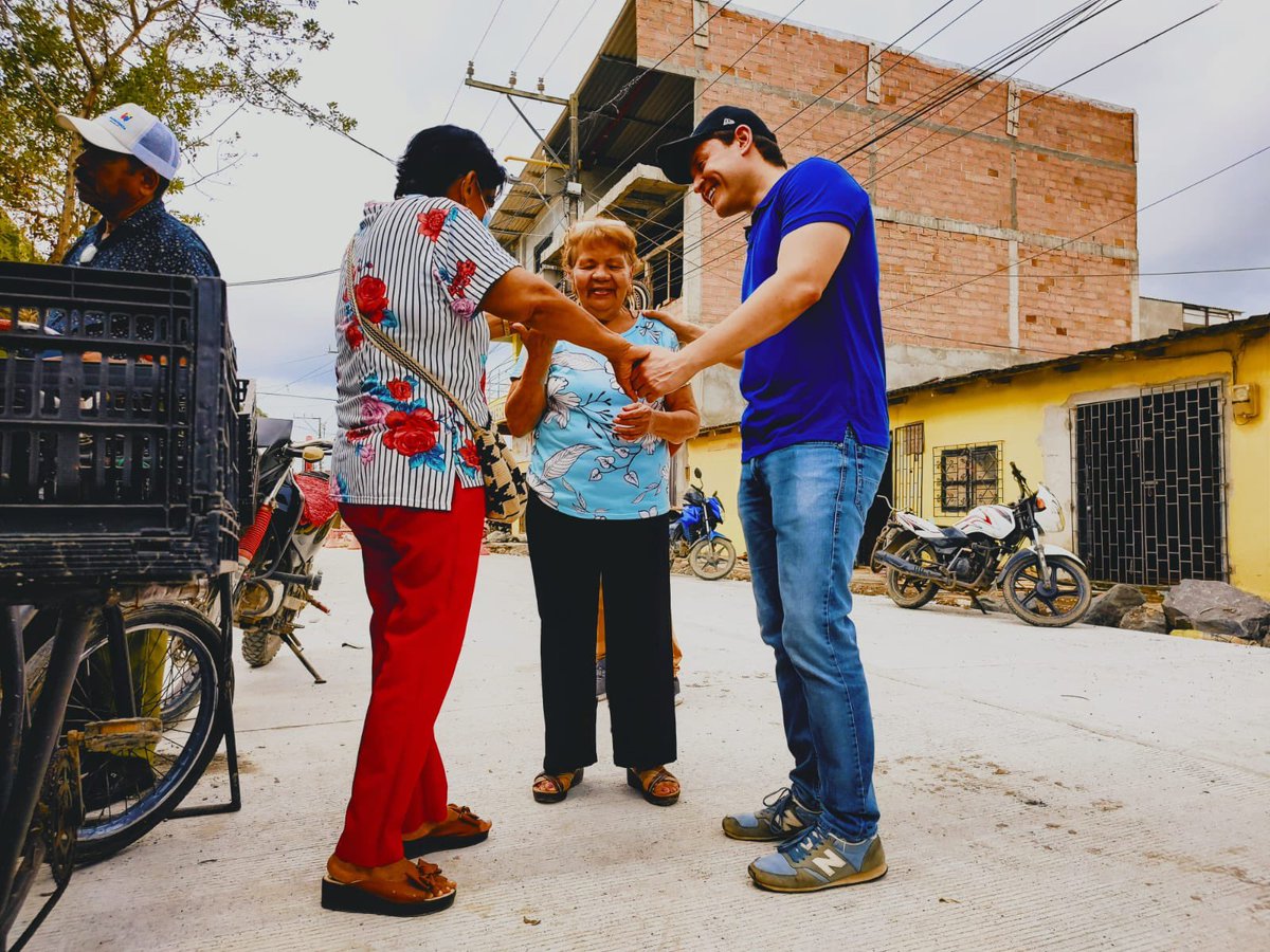 andresrsilvav's tweet photo. Sepamos decir las cosas, seamos empáticos, seamos amables. No imaginas en cuanto puedes ayudar a alguien con buen trato o una simple sonrisa ¡y es gratis! 🫂

13 de enero día mundial de la lucha contra la depresión. 🤗

#DíaMundialContraLaDepresión https://t.co/Dp0g4rImbm