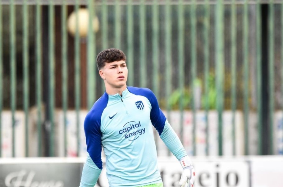 vocelaziale's tweet photo. CALCIOMERCATO LAZIO PRIMAVERA🚨
In arrivo due portieri per #Sanderra‼️
Chiuso l'acquisto del classe 2007 #Bosi dall'#AtleticoMadrid✅
Farà da spola tra Primavera e U-18🔄
In prova #Diakite classe 2004 dal #Terracina⚽️ https://t.co/9ouheqjm5i