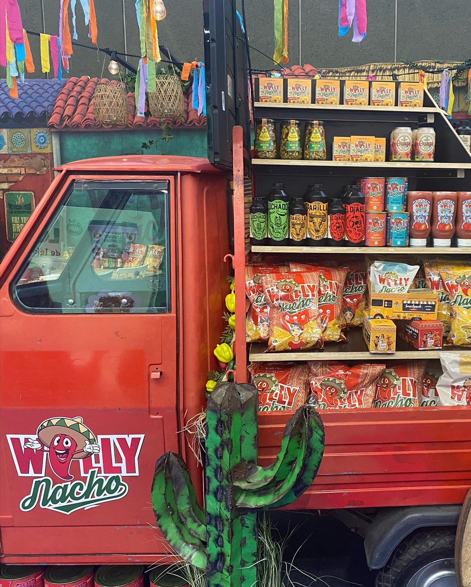 Who is Phoebe? tweet media