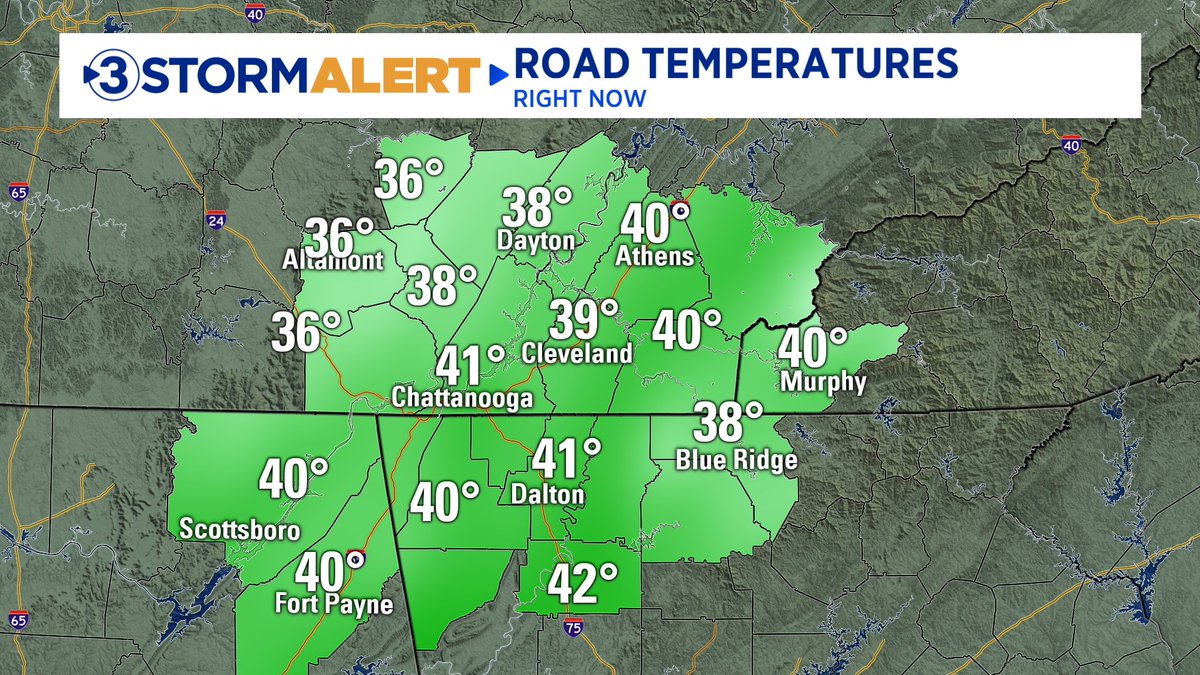 AlisonPryorWx's tweet image. Views at 9:35am ET/8:35am CT around Monteagle on I-24. Snow sticking on the grass with reduced visibility. Roads are wet, no accumulating snow on the interstate. Road temps remain above freezing. Travel concerns increase for this evening.