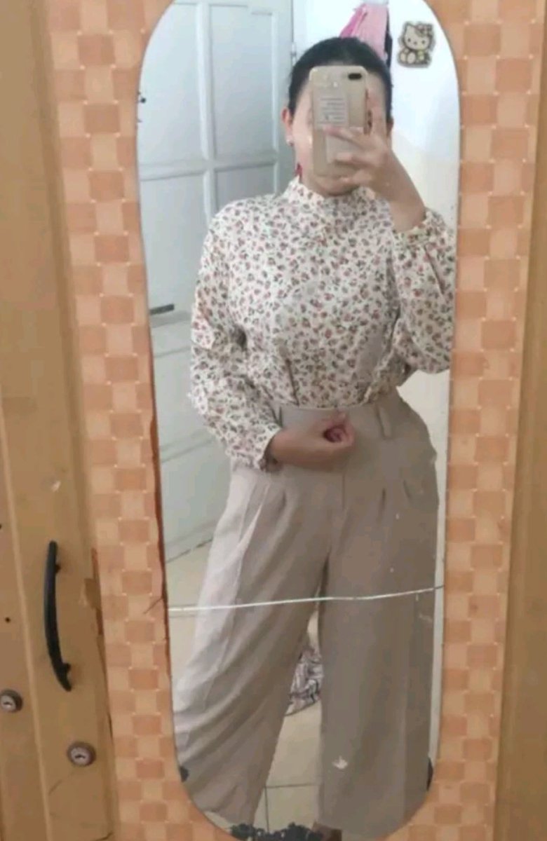 acelianaysa's tweet photo. 📎 Blouse floral vintage
     💸20k
https://t.co/oRUsgt5cXb
sumpah bagus bangeettt di harga segituuu loo, bahannya ngga bikin gerah trus juga sedikit oversize juga. motifnya bagus bgt kaya blouse harga 50 keatas deh tapi ini cuma 20k ajaa😭🫶🏻 https://t.co/H7D0wDs6BA