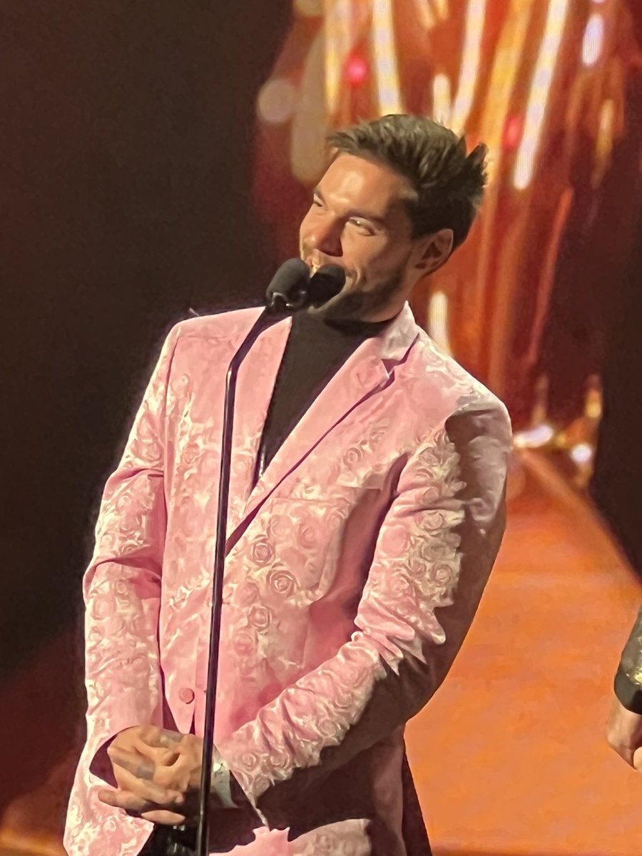 ASPEN69OFFICIAL's tweet photo. Last week I went to the @avnawards GAY awards! Had so much fun! Met and seen a lot of sexy people! Thank you so much for letting me be a part of this! #Awards #AVN_AWARDS_SHOW #GAY #BISEXUAL https://t.co/fEoqLM4gjR