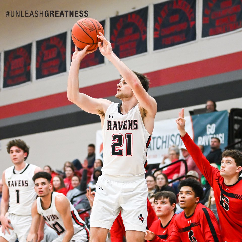 ravenathletics's tweet photo. A few shots of @RavenMBB vs Evangel #naiabasketball #unleashgreatness https://t.co/zKgvIsirf4