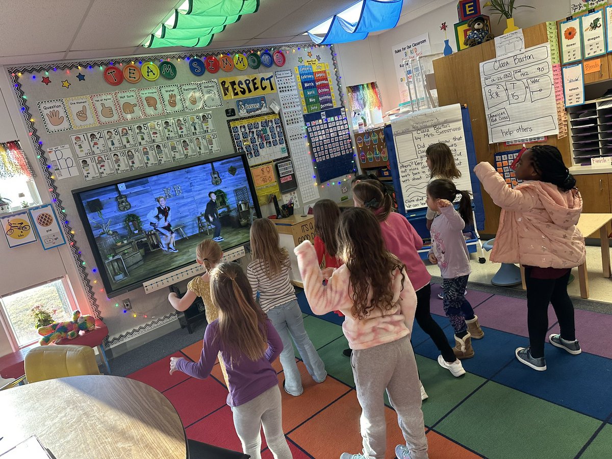 A sweet note from a Sub = a little Dance Party as a reward! 🎉#bearshine