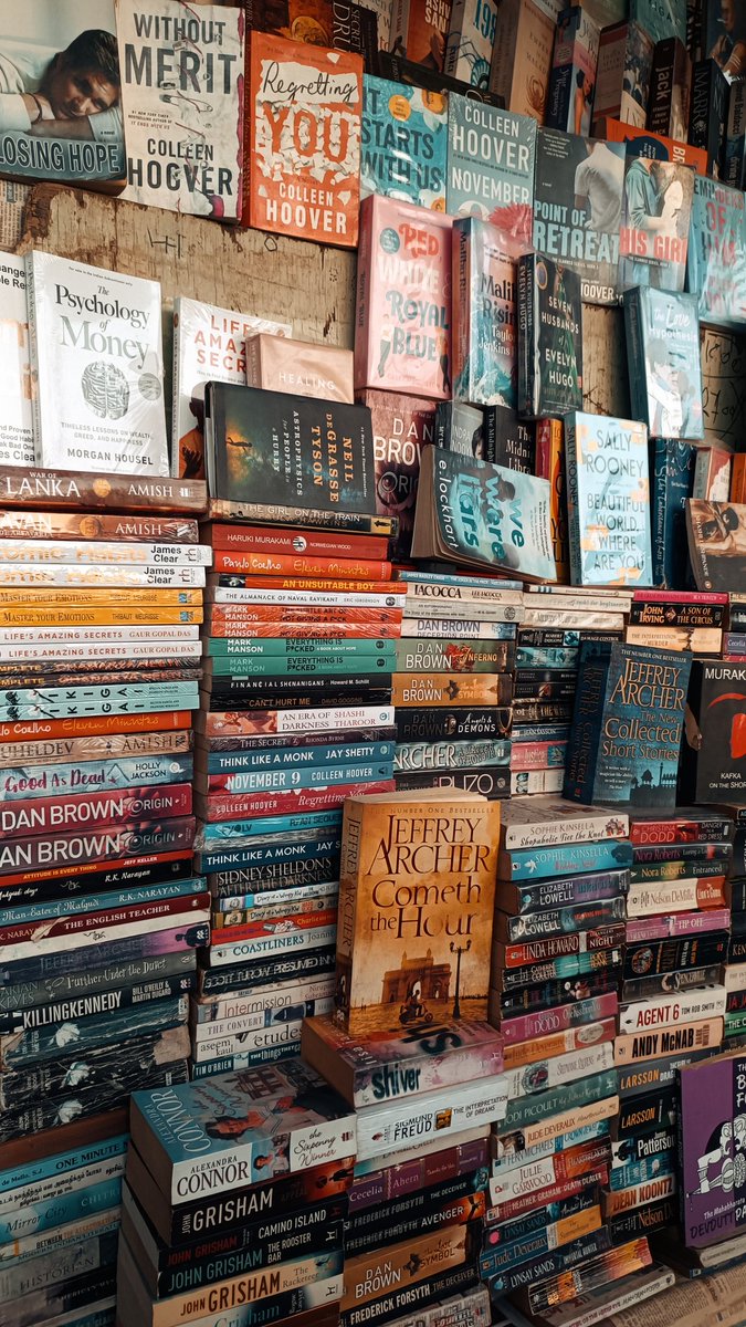 MeSiddheshRane's tweet image. पुस्तकं जुनी होतं नाहीत, मुरतात..!! 🌸

#streetknowledge