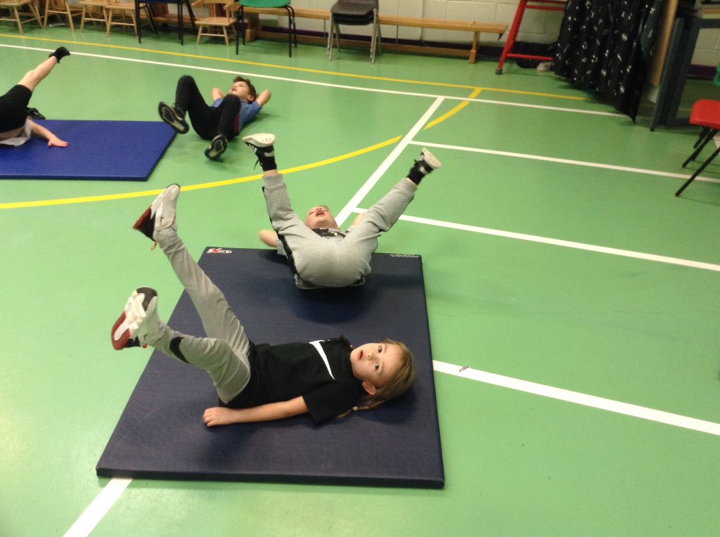 springwoodyear1's tweet image. More PE pictures - look at our shapes ! #swhpe