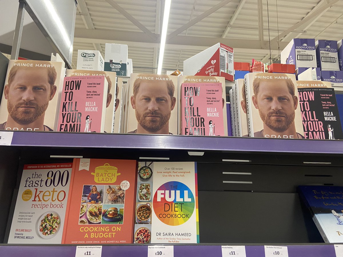 Someone in sainsburys is a funny onion
#PrinceHarryExposed  #princeharry #RoyalFamily #HarryandMeghan #spare #SparebyPrinceHarry #howtokillyourfamily @bellamackie