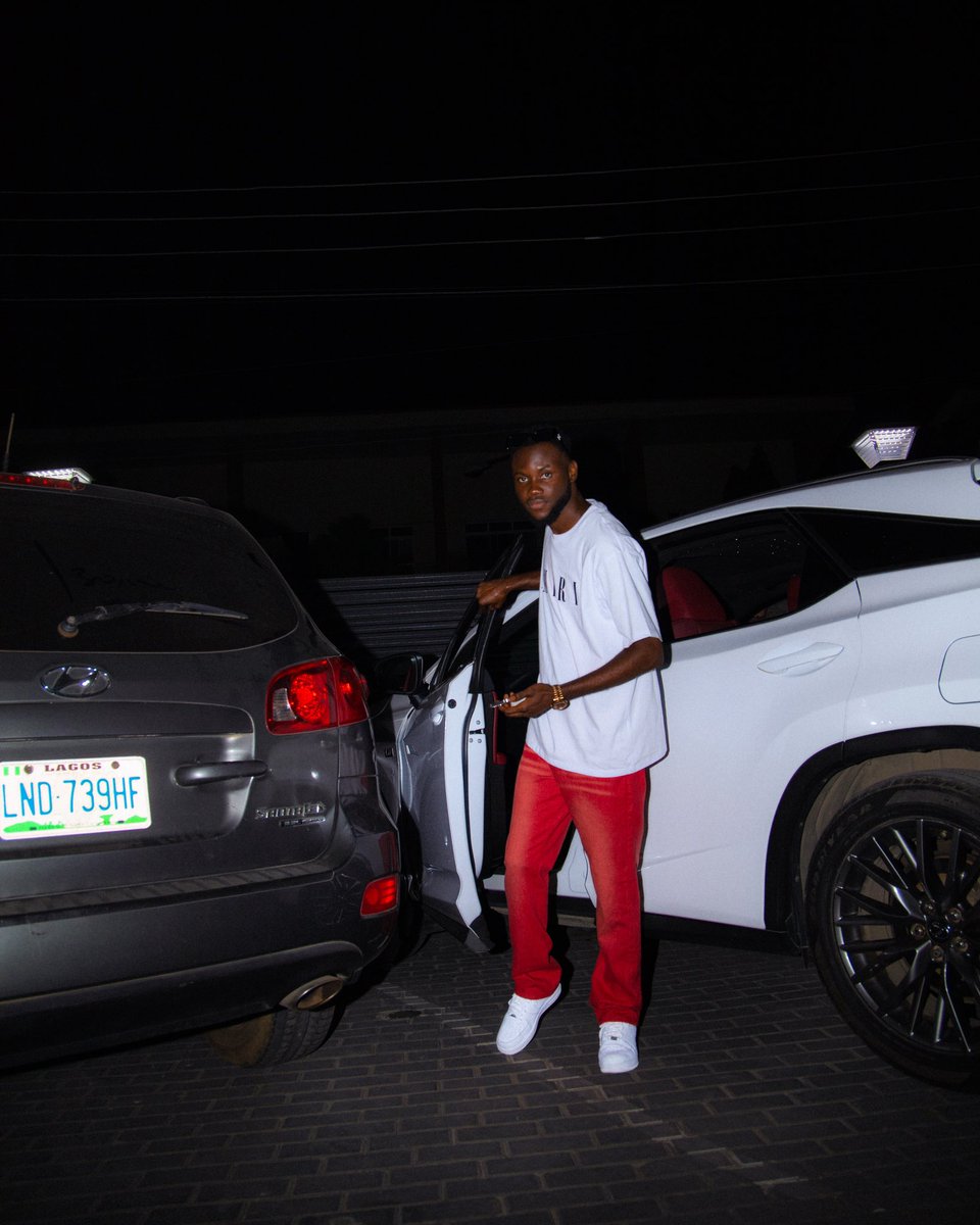 biola_visuals's tweet image. camera in my hands,magic to your eye 😮‍💨

#pocolee #BBNajia  DM for to book a session