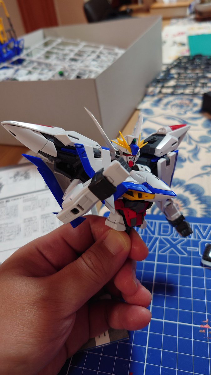 holdincourt's tweet photo. Upper body... DONE!
All that panel lining beforehand and putting it altogether was worth it! Wow!

This kit is a joy to build, too! 
#gunpla #eclipsegundam https://t.co/IBG5AnMjA5
