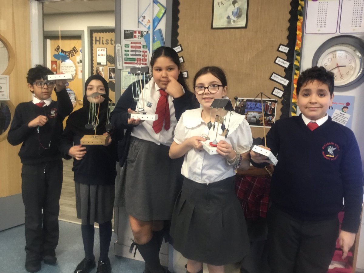 C5Pleasant's tweet photo. Some of our fairground rides made with pulleys and gears @PleasantScience @DTPleasantSt https://t.co/XQbyCPaUoG