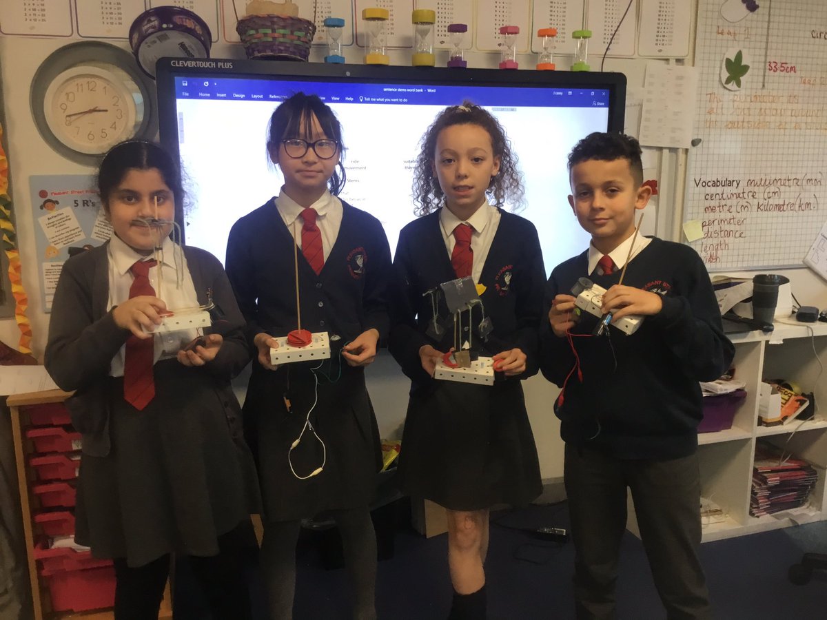 C5Pleasant's tweet photo. Some more of our fairground rides @DTPleasantSt @PleasantScience @PleasantStPrim https://t.co/wMQaQIBGWo
