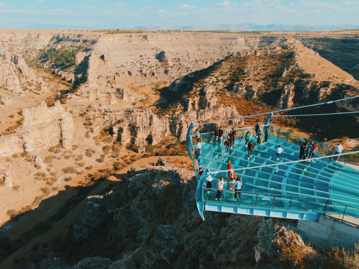 GoTurkiye's tweet photo. Are you an experienced hiker or simply looking to enjoy the beauty of nature? 

Try Ulubey Canyon, a true marvel located in Uşak. #Uşak https://t.co/co5f7wshmY