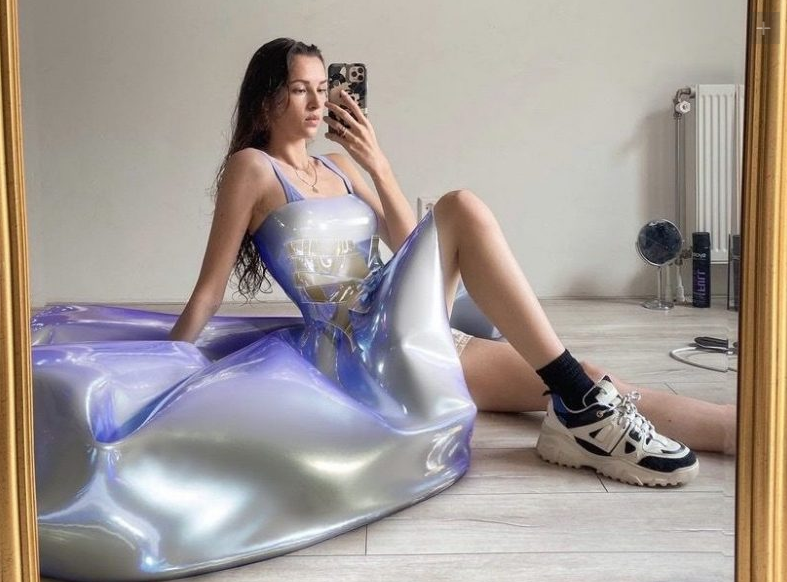 CaratMeta tweet media