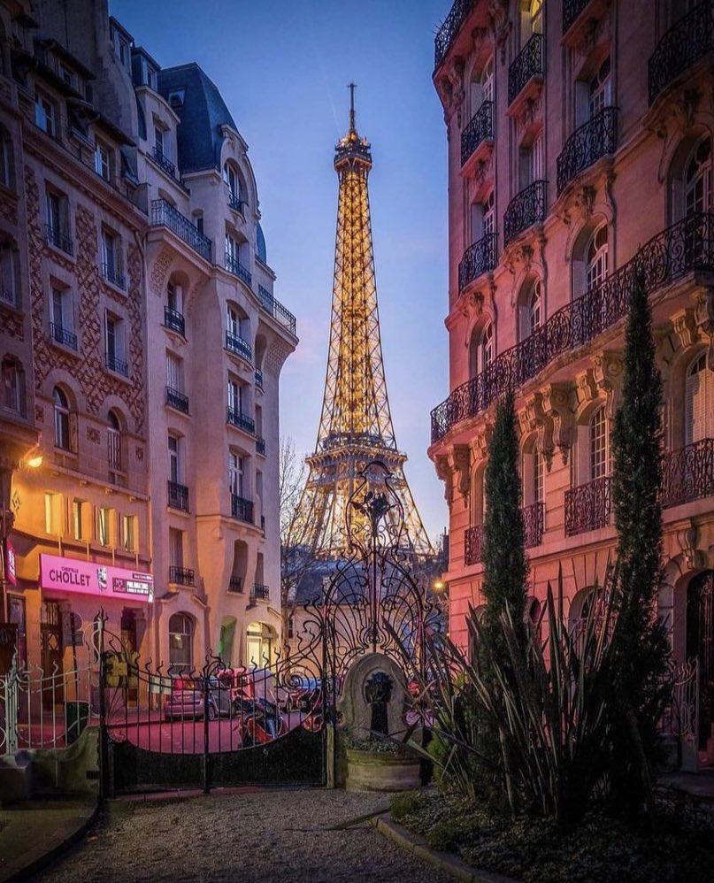 W0rld2026's tweet image. Paris, France