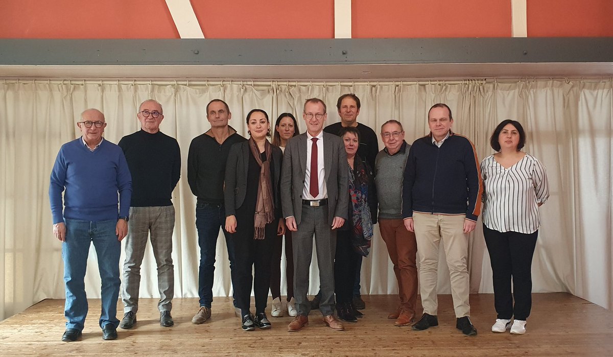 📌 Visite à <a href="/ErdreEnAnjou/">Commune d'Erdre-en-Anjou</a> ce vendredi ➡️ temps d'échange convivial sur le quotidien des élus locaux et le rôle du sénateur. 
Merci à <a href="/YaminaRiou/">Yamina RIOU</a> et son équipe pour leur accueil !