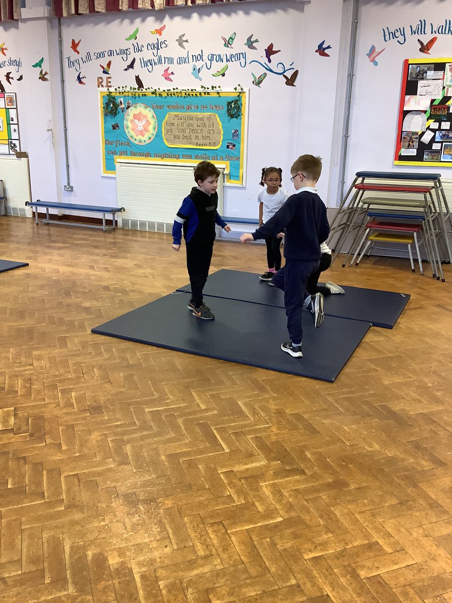 O_Year_1_2's tweet photo. Snow leopards are learning some amazing new skills during our PE session with the PE coach @O_Year_1_2 @Overthorpe_Acad #curriculum @AcademyLc6 https://t.co/hRJmXOS1k3