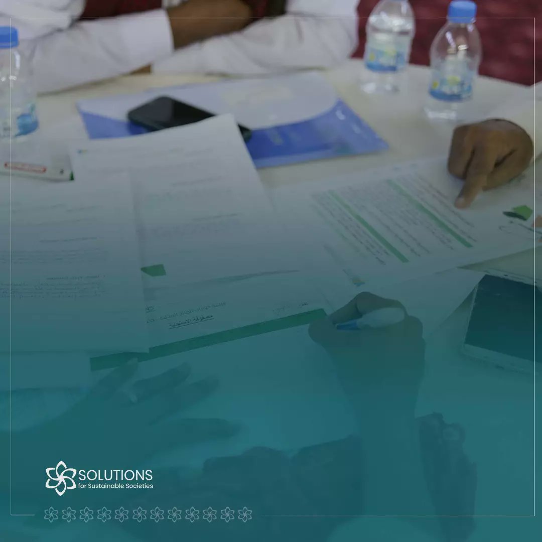trisinitiative's tweet photo. اختصت ثالث أيام الورشة على مناقشة أبرز التوصيات والحلول المقترحة، ومحاولات مكثفة لإعادة هيكلة المشكلات إلى أهداف مشاريع عامة، انقسمت المخرجات بصورة واضحة إلى ثلاثة أقسام، القسم الأول التوصيات وأبرزها👌🏻:
1-التنسيق المسبق بين المنظمات والسلطة المحلية في حجر. https://t.co/0egFpk1yBA