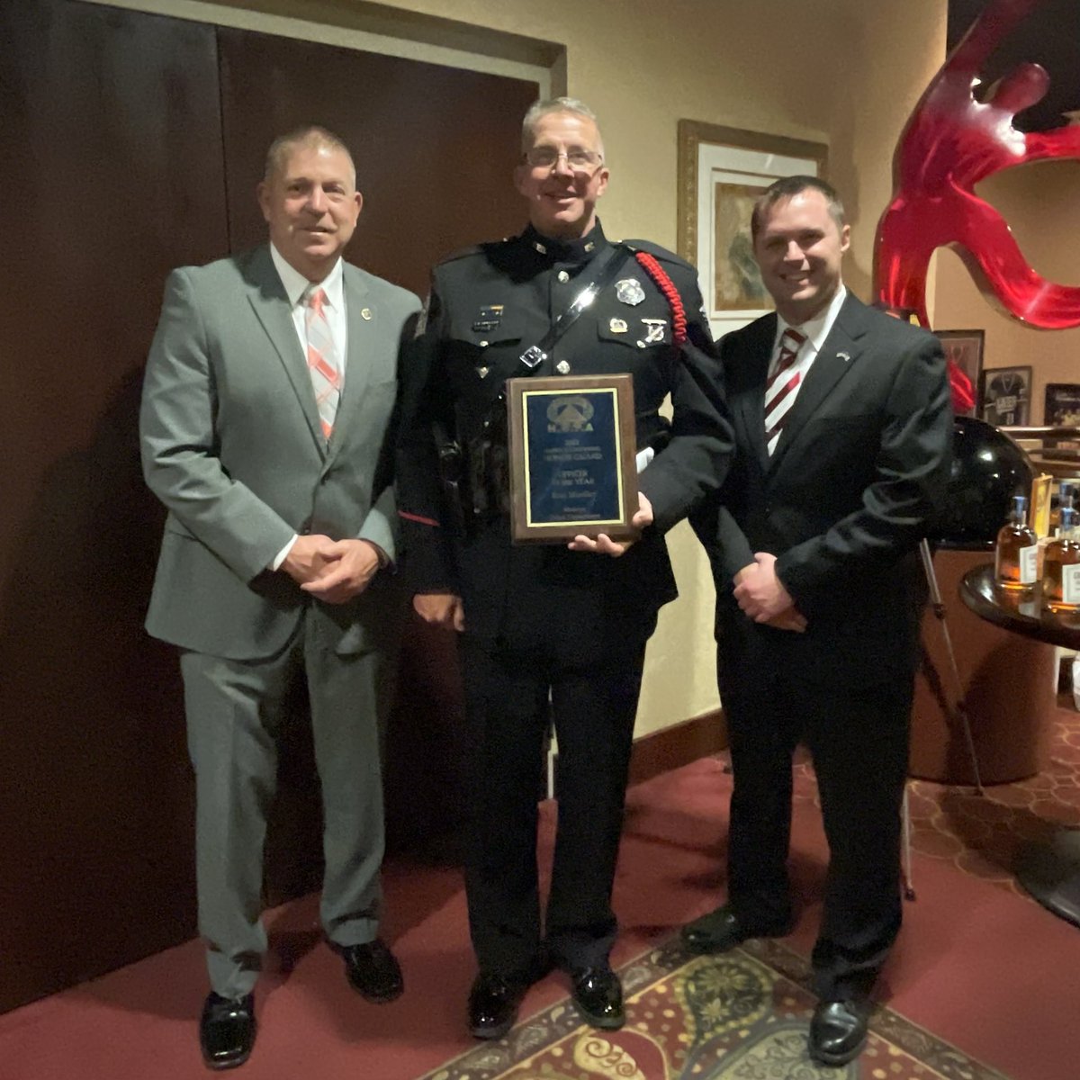 MadeiraOhioPD's tweet photo. Check out this awesome moment. Retired Madeira Police Officer Ron Mueller received the Honor Guard Officer of the Year Award from the HCPA. He continues to volunteer his time to help honor the service and sacrifice of his fellow first responders. Thank you and congratulations! https://t.co/03qk4QpcGR