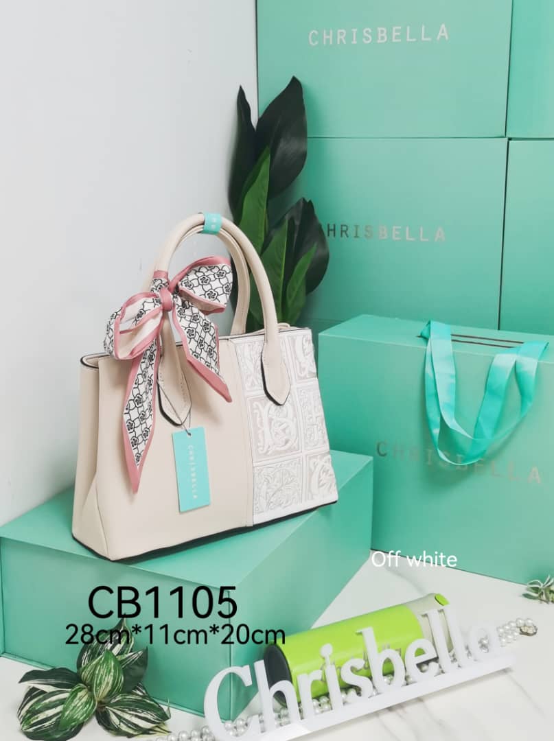 feetsnarms's tweet photo. Brand; Chrisbella

All colors as seen available for quick delivery

Price;

Order comes with a vintage scarf, purse and long handle

FREE DELIVERY ACROSS NIGERIA https://t.co/FjT4iPy4kx