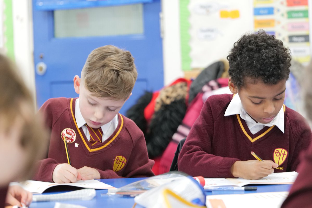 ParboldDouglas's tweet image. Finishing the week as we started! 🙌✏️🎨🇪🇸🤸
#pdape #pdaart #pdaspanish #pdamaths