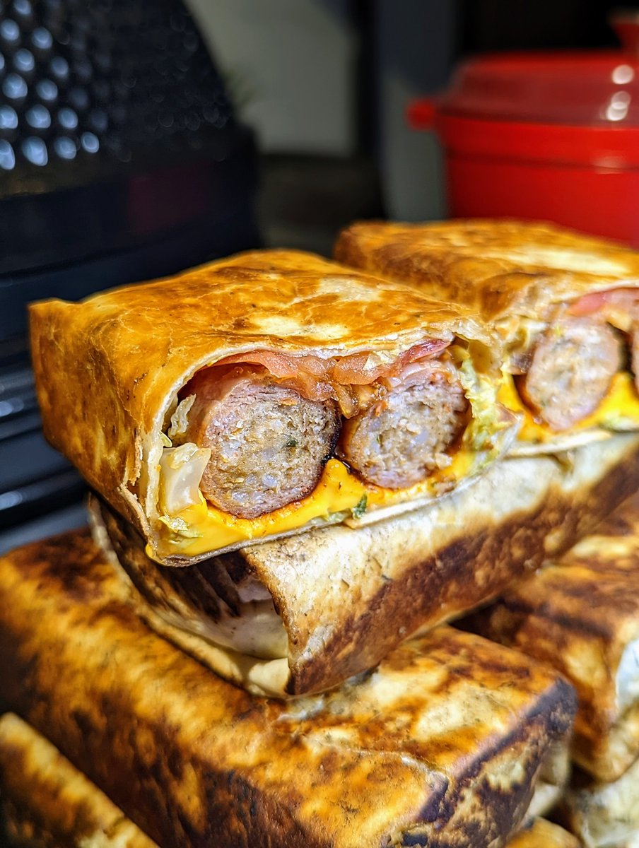 LarryGas's tweet image. I call this a Double Shot Wrap!
What would you call this? 

#doubleshot #sausage #wrapit #grilled