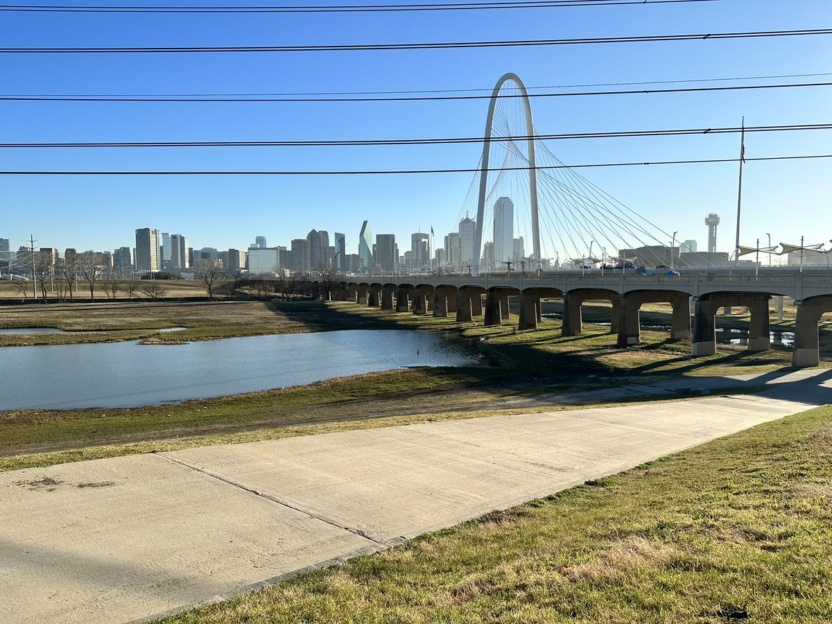 I’m off today & all I could think about this morning was running 🏃‍♀️ at the trail.always so uplifting & mind clearing. #DallasTX #trails #run #lovemycity