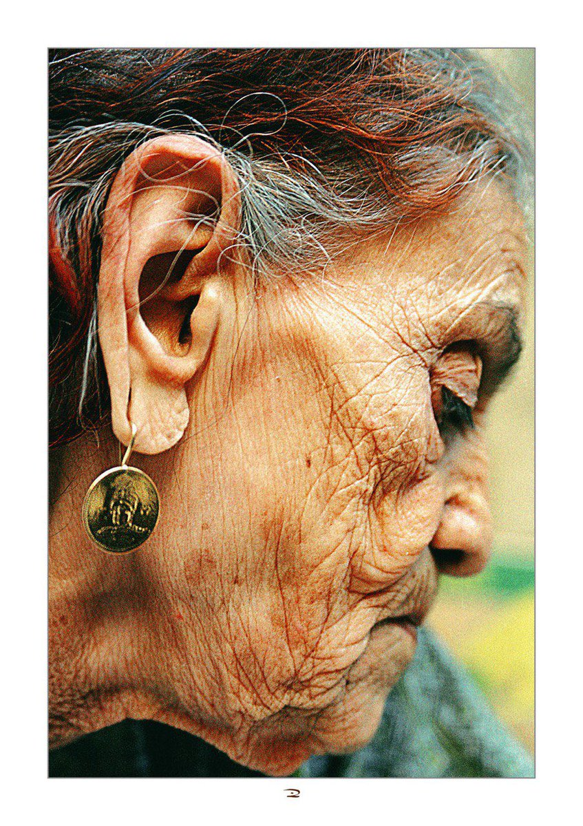 وقتی که بچه بودم 
خوبی زنی بود که بوی سیگار میداد و 
اشک های درشتش از پشت عینک 
با قرآن می آمیخت …
#اسماعیل_خویی #جواد_جلالی #فرهاد_مهراد #Javad_Jalali #photography #NFTCommuntiy #NFTCollection #photographer #NFT #portrait #photographylovers