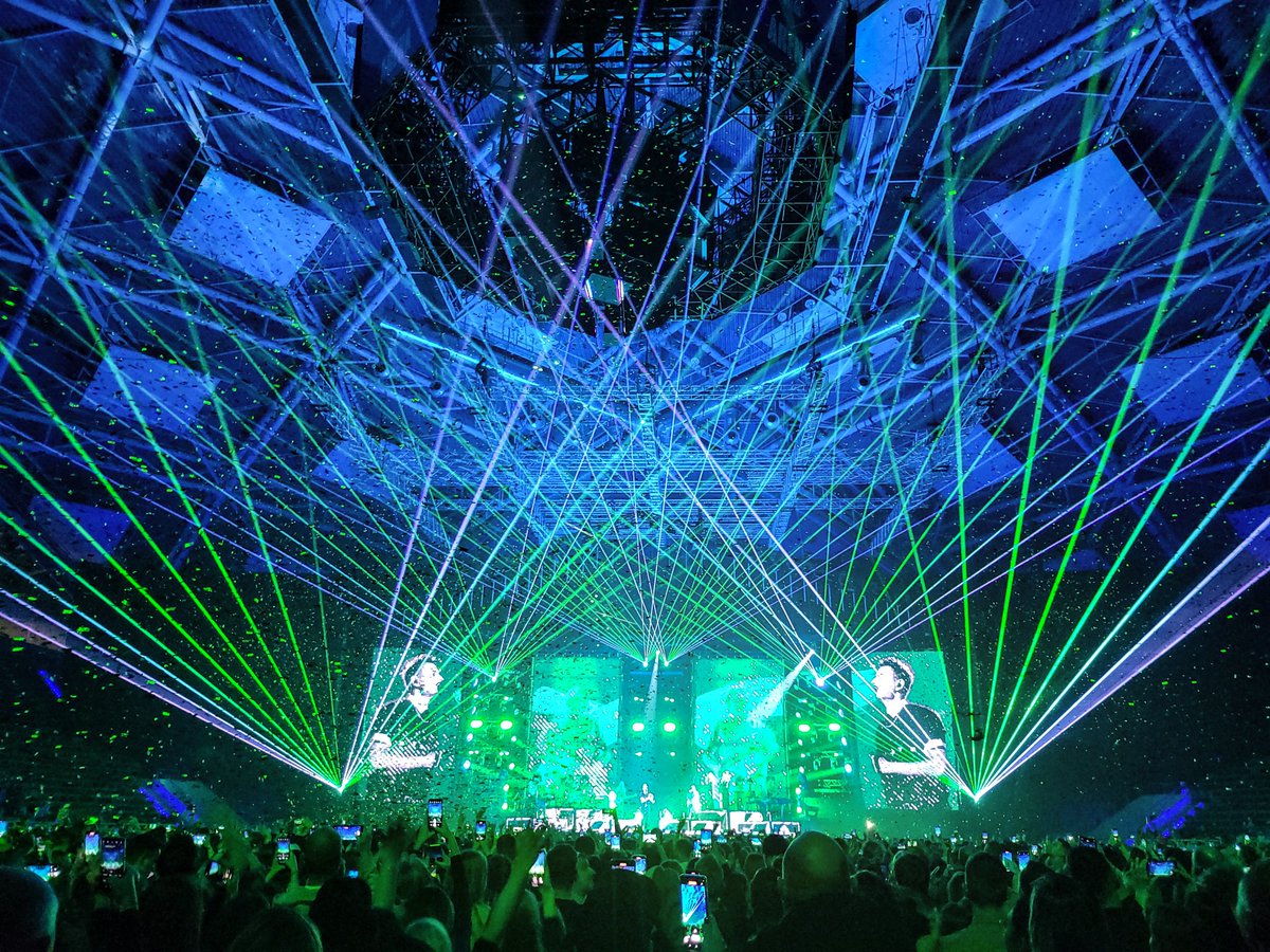 LaserworldAG's tweet photo. Dawid Podsiadło's "POST PRODUKCJA TOUR" with 8 RTI PIKO 28 & 3 RTI PIKO 55 show lasers for a stunning multimedia laser show.
Thanks go to Confetti System & Adam Waloszczyk!
#laserprojector #showlaser #rgblaser #laser #laserworld #lasershow #RGB #show #stage #festival #concert https://t.co/cWW7btA9pH