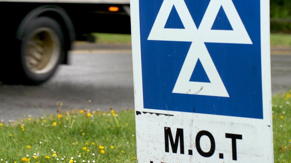 fleetservicing's tweet photo. Make sure you're ready to keep your vehicles moving in 2023 by taking a proactive approach to protecting your vehicles for the year ahead and minimising their off-road time.

For more help and guidance on managing your fleet, email gavin.smith@prestigeservicing.com. https://t.co/UOCKT1KbYA