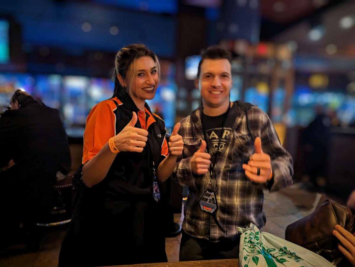 thegxl's tweet photo. These two give us two thumbs up.
. @kelciumchloride
.
#gamerfriends #byoc #friendslan #gamerwin #GXL https://t.co/MdBKj1FkDp