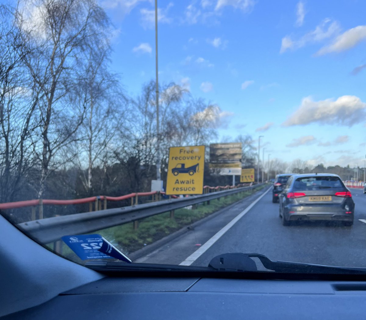 Interesting spelling on this sign on the A3 northbound before the junction with the M25. <a href="/NationalHways/">National Highways</a>