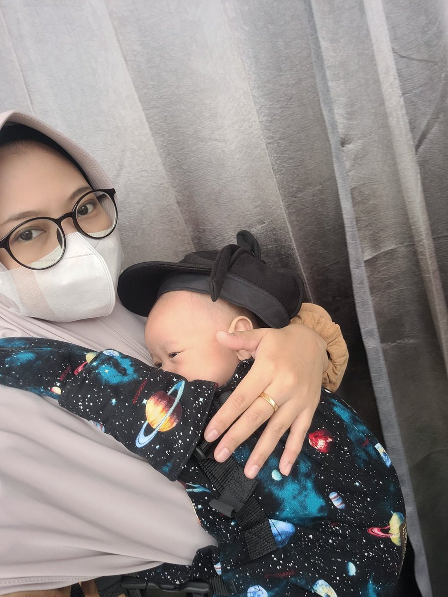 safirayumna1's tweet photo. Sebenernya kebutuhan setiap ibu dan bayi itu beda-beda, tapi mau coba share yg menurutku worth to buy atau kalau mau buat kado lahiran juga bisa banget!

 - sebuah utas https://t.co/WQTu3QOJrw