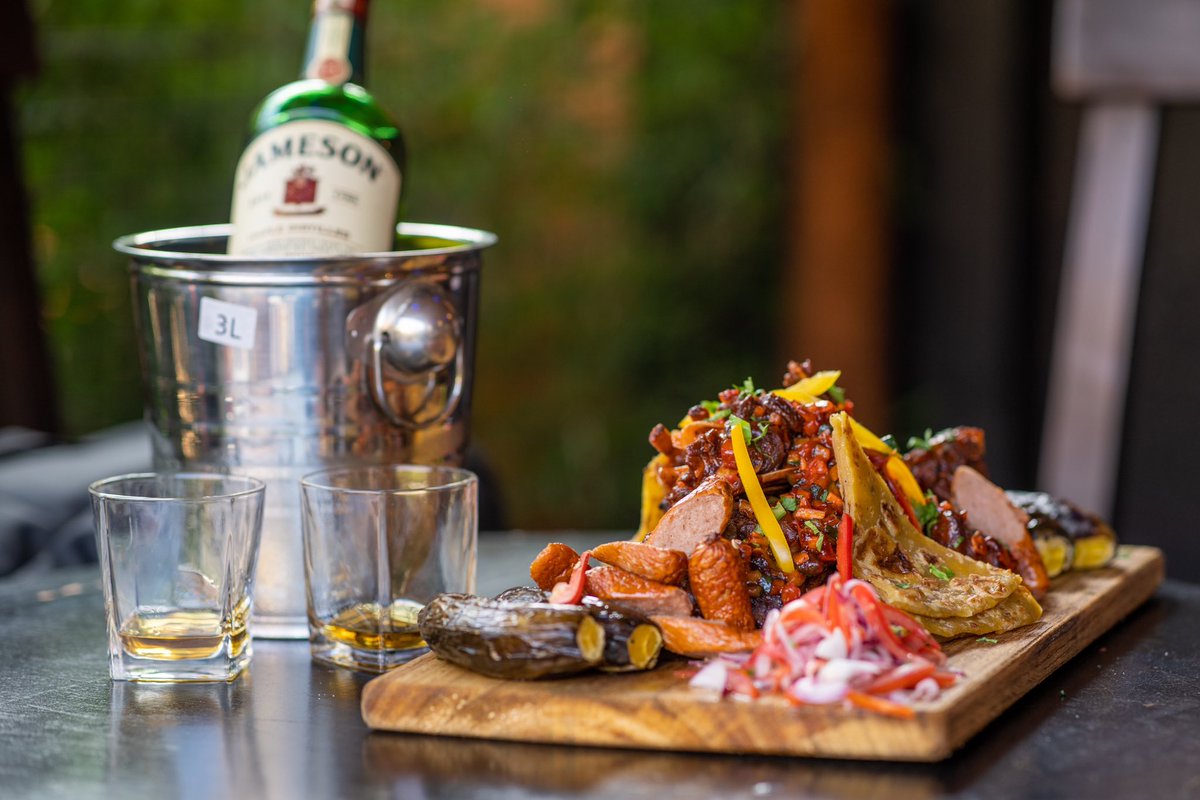 KwazeUg's tweet photo. And so the #KwazeCookOff starts๐๐ฅ๐ฑ
FREE meals all weekend, friends & good vibes.๐
๐ฅ: 10 lucky new people to follow us
๐พ: 10 lucky new people to book a table, with a bottle of their choice
๐ฅ: 10 replies under this post with the most likes #KwazeKLA
๐: Kisaasi,Bahai Rd https://t.co/mMEY2mn2Ws