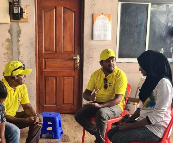 ali_niya's tweet photo. ބޮޑުރަށެއް ކުޑަރަށެއް ތަފާތު ކުރުމެއްނެތް ޖަޒީރާއްޖެ ފިކުރު، ދޮރުން ދޮރަށް ދޮންފަނު،ކިހާދޫ،،ކެންދޫ
#MDPKuriah 
#Ibu2023 https://t.co/LgKgA6HZEE
