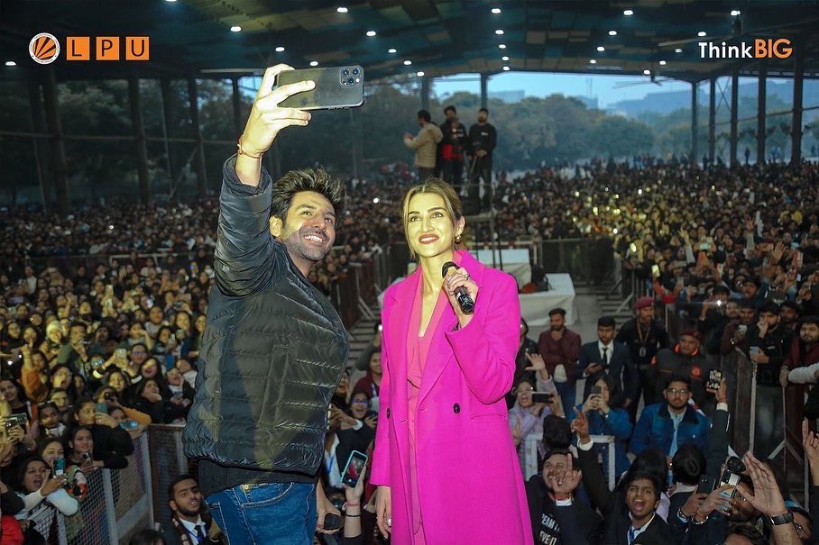 lpuuniversity's tweet photo. Our #LPUFamily had a truly fantabulous #Lohri as we spent the evening with Bollywood stars @TheAaryanKartik &amp; @KritiSanon at our #LPUCampus!

With these vibrant pictures from their indelible visit, #LPU wishes you and your family a very #HappyLohri2023!

#KartikAaryan #KritiSanon https://t.co/EYlAGZlimi