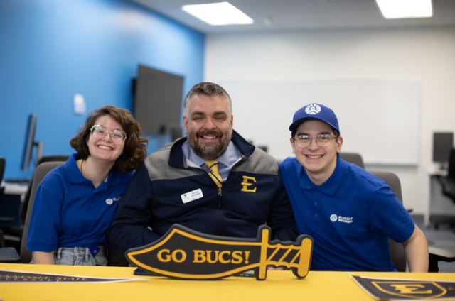 missfancyq's tweet photo. BlueSky Institute students follow an accelerated version of ETSU's computing curriculum while gaining experience with internships and mentorships. Graduates can earn a job offer from BlueCross. Apply before Jan. 19: https://t.co/sJ0DtFMQVO. #WeAreBCBST https://t.co/G0zYWTsmyk