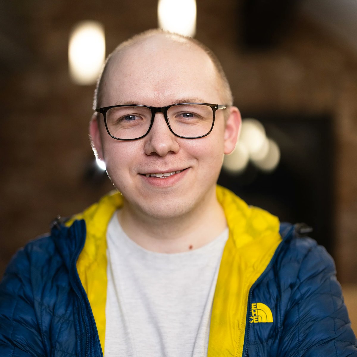 lotum_games's tweet photo. Lieber Gabriel @GTerwesten, du bist in der @programmierbar aufgetreten und hast dein Open-Source Projekt cbl-Dart vorgestellt, wovon die Entwicklung von 4 Bilder 1 Wort profitiert. Wir freuen uns, dass wir dich für Lotum begeistern konnten und heißen dich herzlich willkommen! https://t.co/UN8xlXUePw