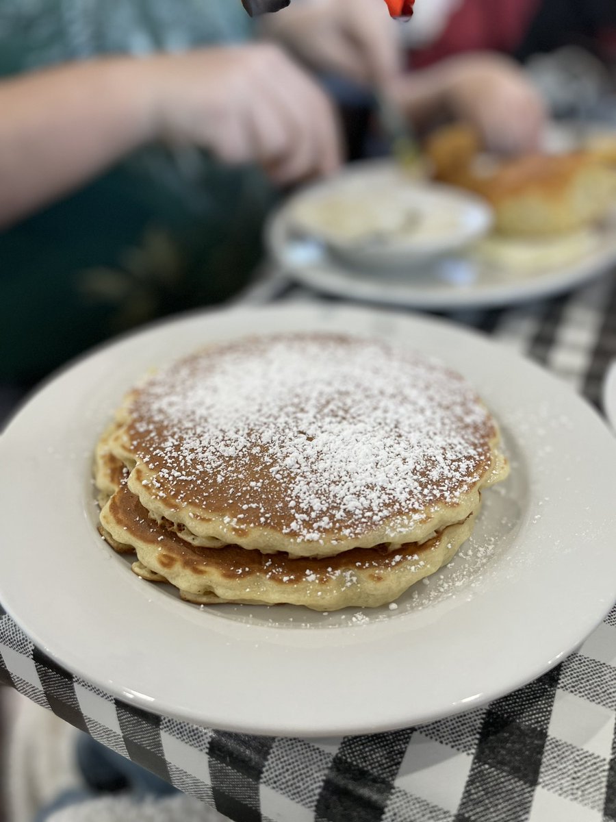 Eating breakfast with some friends and family at Southern Kitchen and Pancake House in North Advance NC. Definitely an awesome restaurant. We had an amazing time and this place has great food and service! ✨💯☕️