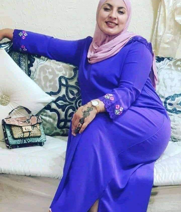 انا عمري ما حبيت حد حد وكنت بتدلع 
دلوقتي بحب بجد والقلب هيولع
حبك شدني هزني حبني عزني  اوع تصدني 
منا اول مرة اتشد للحب واتمنع 
اكمني بحب بجد القلب هيولع