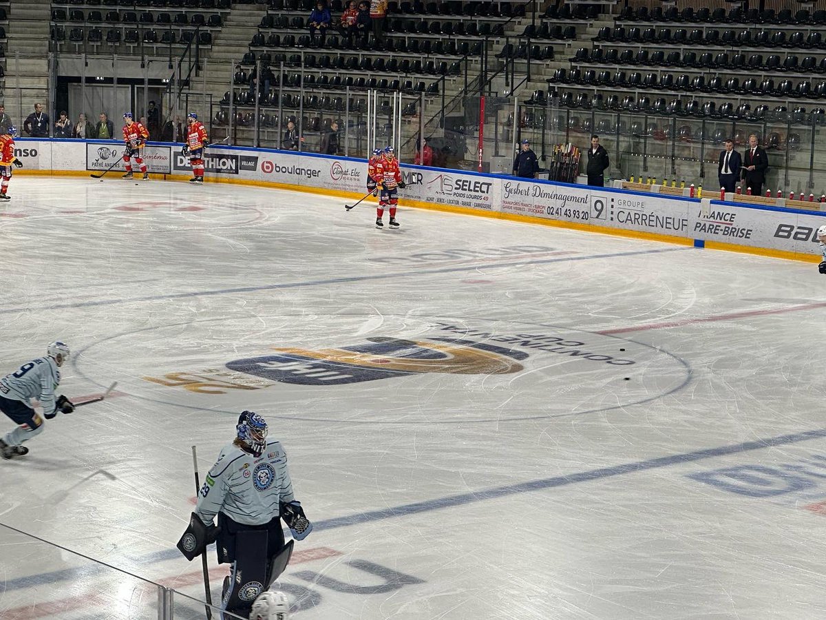 RaptorsAngers's tweet photo. C’est le moment de venir à Angers ICEPARC.
Ce week-end est tout simplement unique pour la ville @Angers . https://t.co/NFuQ9Knq0l