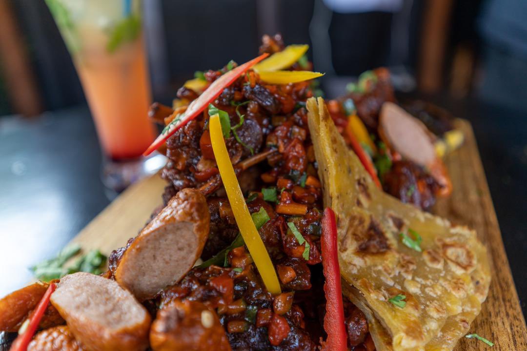Mugibson's tweet photo. The #KwazeCookOff is happening at #KwazeKLA situated in Kisaasi on Bahai Road & is on all the way to Sunday. ๐
Itโs FREE meals on the house for the very first lucky 30 folks to come through. The cost of the drink is on them though. ๐
For inquiries โ๏ธ 0706721039 or 0770895410. https://t.co/1BCdjQqbHp