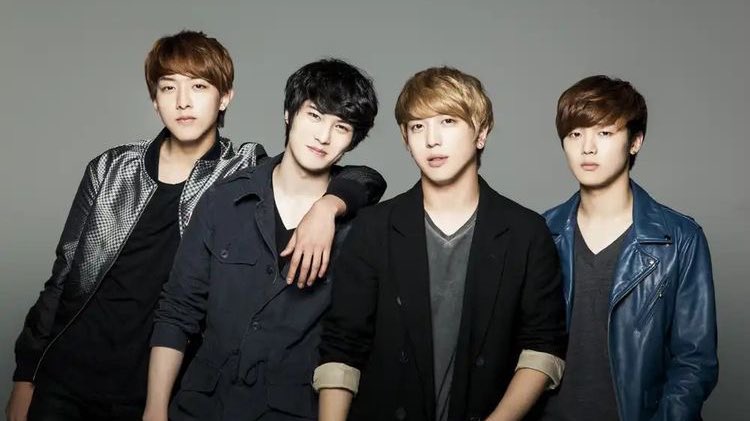 npomvtt's tweet photo. PARABÉNS!!!🥳🫶🏻 Há 13 anos CNBLUE debutava oficialmente com a música "I'm a Loner". Obrigada por todos os anos de muito talento, carisma e sucesso. Desejamos que o futuro de cada tenha todos os sonhos realizados.❤️

#CNBLUE데뷔13주년 #CNBLUE_13th_Anniversary https://t.co/kAGfggihvY