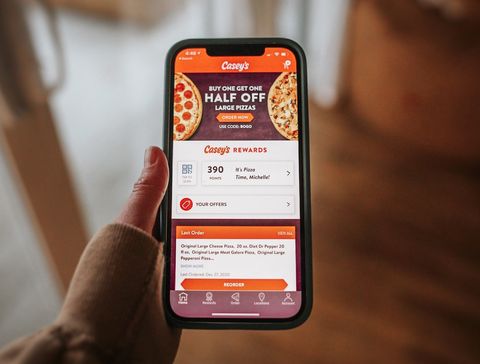 Mketg's tweet photo. C-store chains are betting on retail media in 2023. But at what cost? https://t.co/eSAIe0tbfu https://t.co/YrZsQ5jUdV