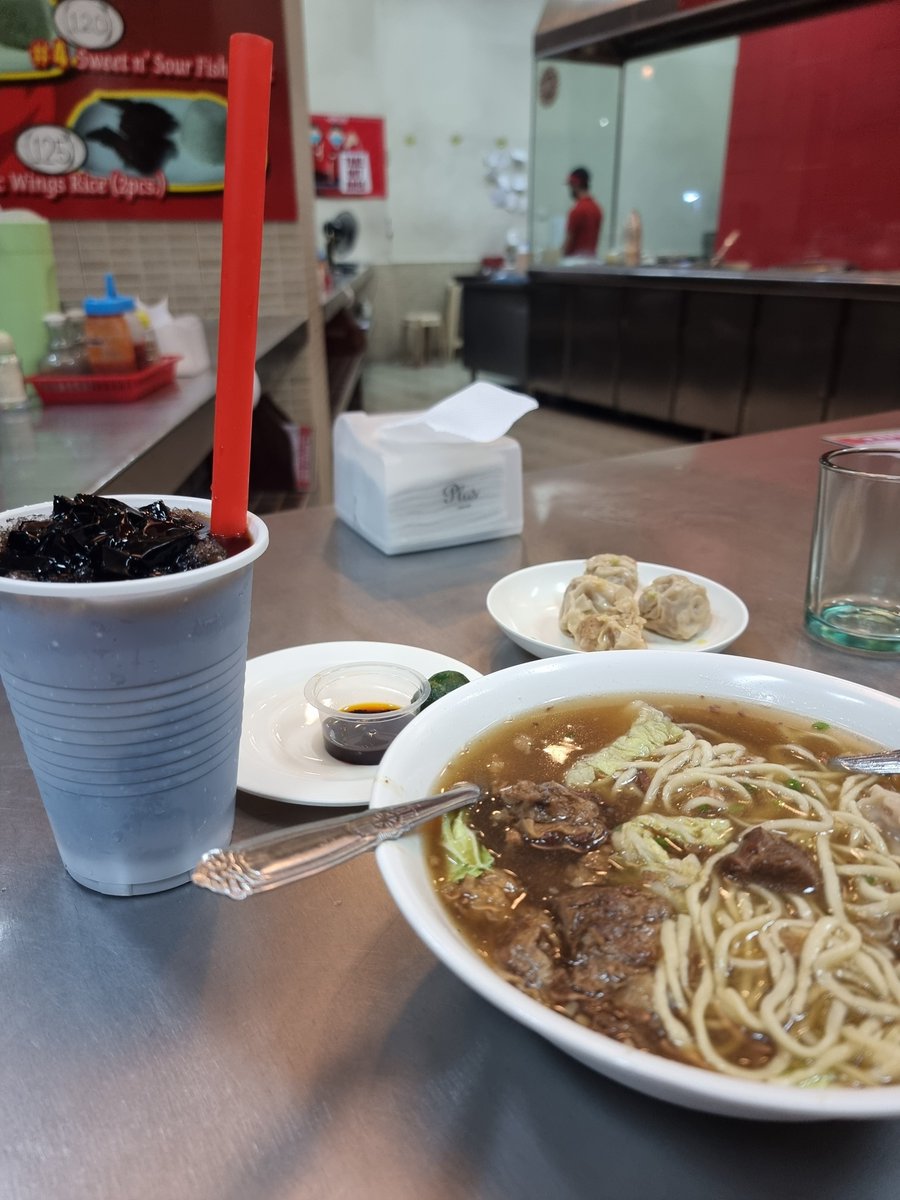 slickrickmavs's tweet photo. Finally, noodle cravings satisfied!!!! Grabe namiss ko to!!! π€€π€€π€€ #wheninqc #latenighteats #noodleking #paresmami https://t.co/t66LcmW4N3