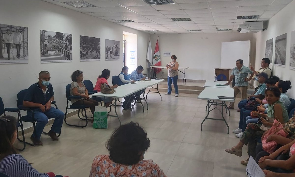 sunassperu's tweet photo. #AlertaSunass| Nuestro presidente ejecutivo, Mauro Gutiérrez, se reúne con juntas vecinales de AVIFAP, Ejidos de Huan y los A.A.H.H. La Molina Sector II, Jorge Chávez, Ollanta Humala, para encontrar soluciones concertadas a sus problemas con los servicios que brinda EPS Grau. https://t.co/Uf3pIxNI5Z